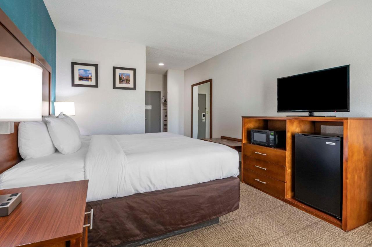 Comfort - Indianapolis Airport Inn 3*
